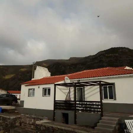 Casa Do Sol Posto * Faja Grande